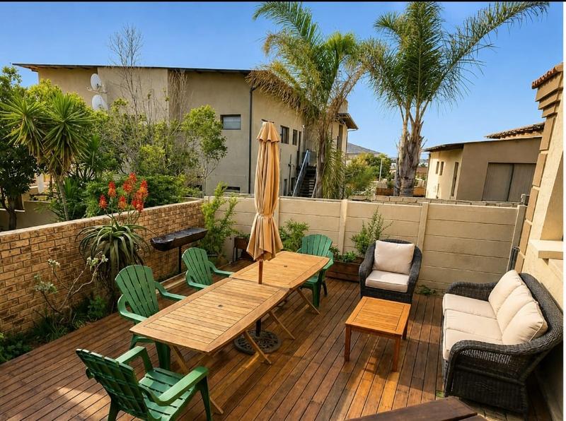 4 Bedroom Property for Sale in Hartenbos Heuwels Western Cape